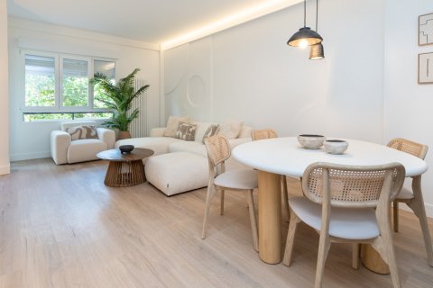 Продажа квартиры в Мадрид, Испания 2 спальни, 122м2 №124493 - фото 2