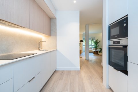 Продажа квартиры в Мадрид, Испания 2 спальни, 122м2 №124493 - фото 19