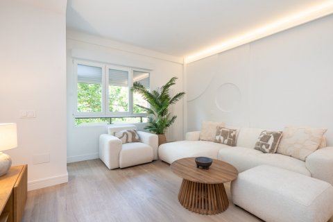 Продажа квартиры в Мадрид, Испания 2 спальни, 122м2 №124493 - фото 4