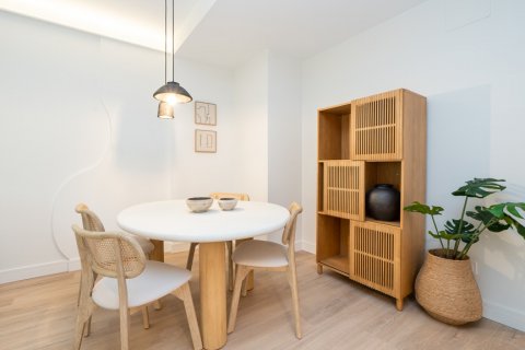 Продажа квартиры в Мадрид, Испания 2 спальни, 122м2 №124493 - фото 3