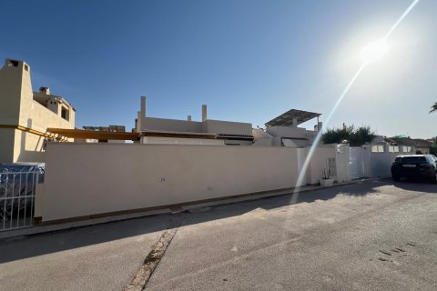 Huvila myytävänä Torrevieja, Alicante, Espanja, 2 makuuhuonetta, 85 m2 No. 131652 - kuva 10