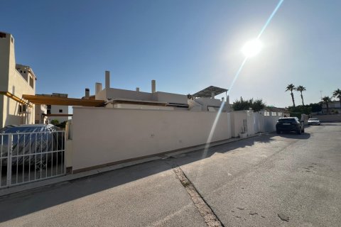 Huvila myytävänä Torrevieja, Alicante, Espanja, 2 makuuhuonetta, 85 m2 No. 131652 - kuva 22