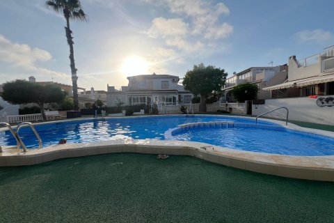 Huvila myytävänä Torrevieja, Alicante, Espanja, 2 makuuhuonetta, 85 m2 No. 131652 - kuva 23