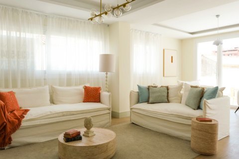 Продажа квартиры в Малага, Испания 3 спальни, 163.88м2 №122519 - фото 2