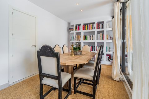 House for sale Madrid, Spain 5 bedrooms, 328 sq.m. No. 122522 - photo 14