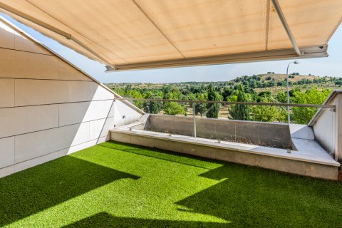 House for sale Madrid, Spain 5 bedrooms, 328 sq.m. No. 122522 - photo 4