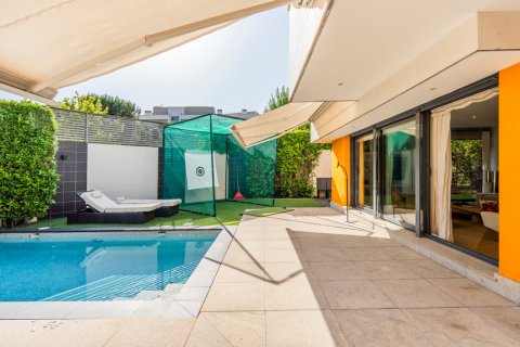 House for sale Madrid, Spain 5 bedrooms, 328 sq.m. No. 122522 - photo 3