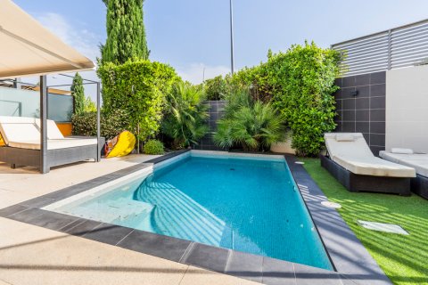 House for sale Madrid, Spain 5 bedrooms, 328 sq.m. No. 122522 - photo 1
