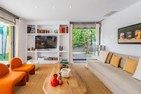 House for sale Madrid, Spain 5 bedrooms, 328 sq.m. No. 122522 - photo 10