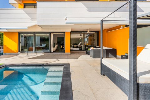 House for sale Madrid, Spain 5 bedrooms, 328 sq.m. No. 122522 - photo 2