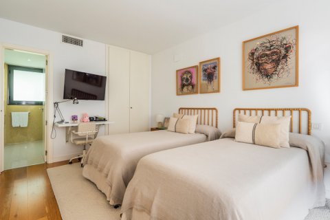 House for sale Madrid, Spain 5 bedrooms, 328 sq.m. No. 122522 - photo 20