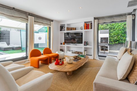 House for sale Madrid, Spain 5 bedrooms, 328 sq.m. No. 122522 - photo 8