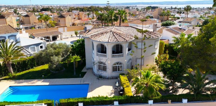 Villa La Siesta, Alicante, Espagne 5 chambres,  No. 125350