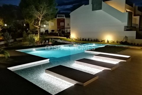 Продажа квартиры в Торревьеха, Аликанте, Испания 3 спальни, 82м2 №121296 - фото 12