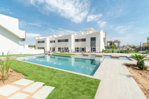 Продажа квартиры в Торревьеха, Аликанте, Испания 3 спальни, 82м2 №121296 - фото 2
