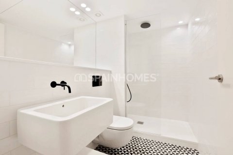 Продажа пентхауса в Барселона, Испания 2 спальни, 76м2 №120914 - фото 9