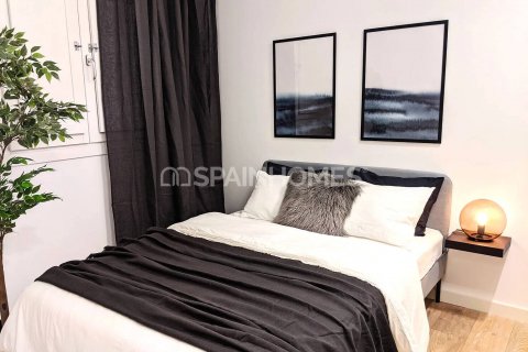 Продажа пентхауса в Барселона, Испания 2 спальни, 76м2 №120914 - фото 6