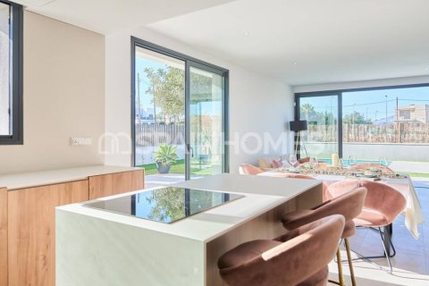 Villa for sale El Campello, Alicante, Spain 2 bedrooms, 135 sq.m. No. 121150 - photo 16