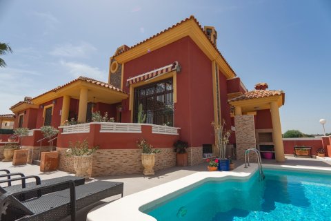 Villa en venta Algorfa, Alicante, España 3 dormitorios, 229 m2 No. 125178 - foto 3