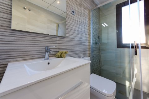 Продажа квартиры в Пилар де ла Орадада, Аликанте, Испания 3 спальни, 107м2 №123113 - фото 20