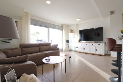 Продажа квартиры Вистабелья, Аликанте, Испания 2 спальни, 75м2 №125452 - фото 3