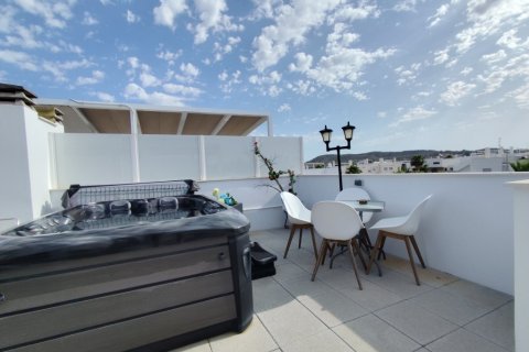 Продажа квартиры Вистабелья, Аликанте, Испания 2 спальни, 75м2 №125452 - фото 16
