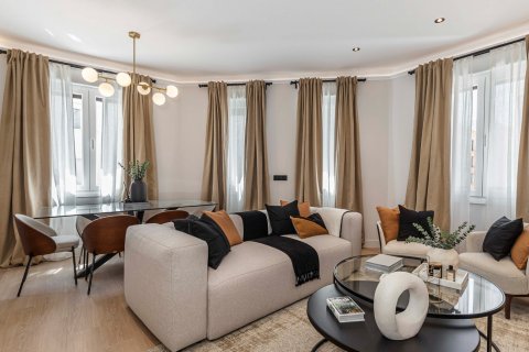 Apartment à vendre Madrid, Espagne, 3 chambres, 125 m2 No. 122771 - photo 1
