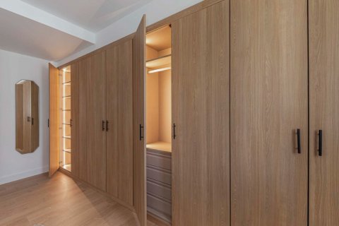Apartment for sale Madrid, Spain 3 bedrooms, 186 sq.m. No. 122772 - photo 26