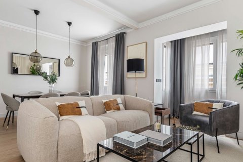 Продажа квартиры в Мадрид, Испания 2 спальни, 118м2 №122769 - фото 1