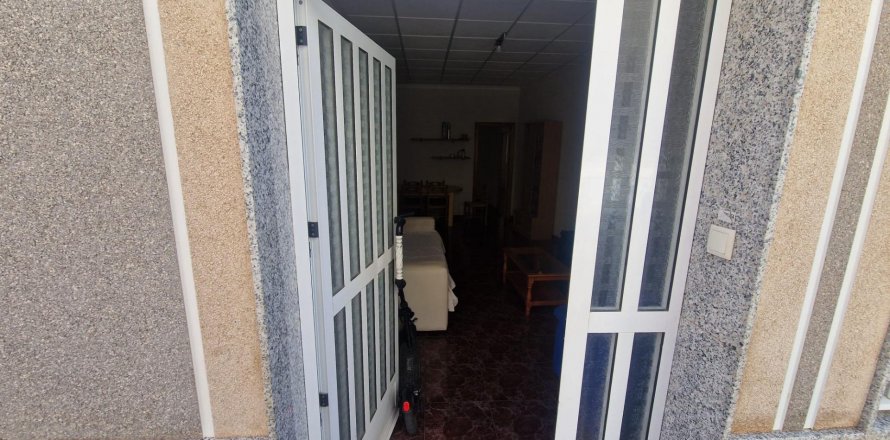 Townhouse Torrevieja, Alicante, Spain 4 bedrooms, 156 sq.m. No. 125034