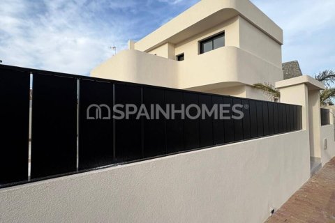 Villa for sale in San Pedro del Pinatar, Murcia, Spain 3 bedrooms, 121 sq.m. No. 121460 - photo 4