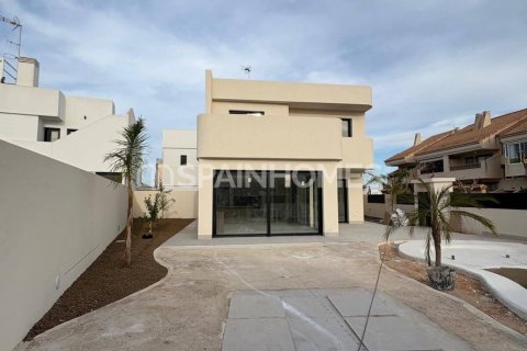 Villa for sale in San Pedro del Pinatar, Murcia, Spain 3 bedrooms, 121 sq.m. No. 121460 - photo 1