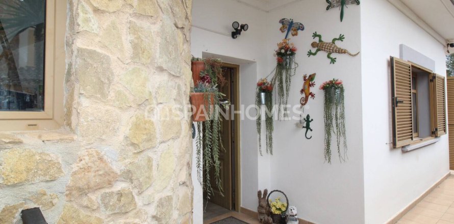 Villa Finestrat, Alicante, Spanien 3 sovrum, 180 kvm. Nr. 121463