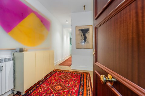 Продажа квартиры в Мадрид, Испания 3 спальни, 106м2 №121807 - фото 27