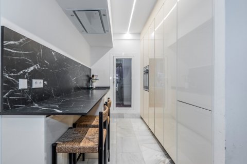 Продажа квартиры в Мадрид, Испания 3 спальни, 106м2 №121807 - фото 24