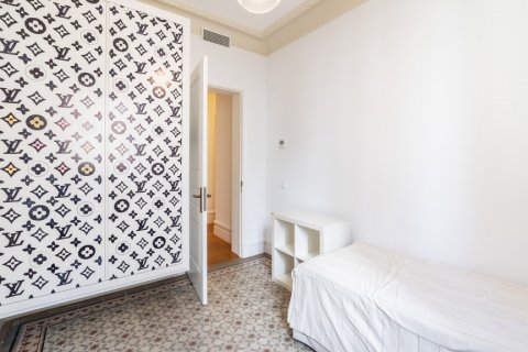 Аренда квартиры в Мадрид, Испания 5 спален, 300м2 №124697 - фото 23
