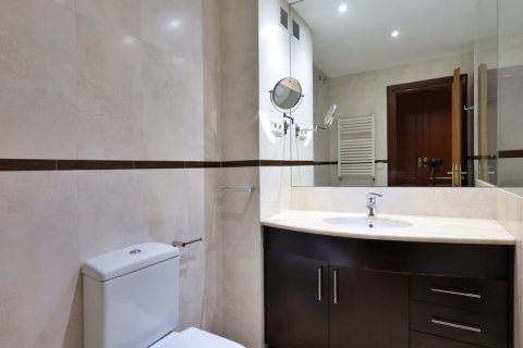 Продажа квартиры в Мадрид, Испания 4 спальни, 141м2 №120063 - фото 25