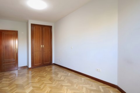 Продажа квартиры в Мадрид, Испания 4 спальни, 141м2 №120063 - фото 22