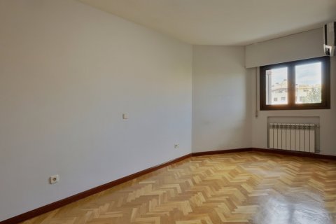 Продажа квартиры в Мадрид, Испания 4 спальни, 141м2 №120063 - фото 21