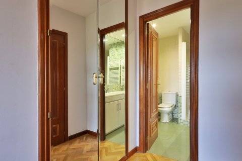 Продажа квартиры в Мадрид, Испания 4 спальни, 141м2 №120063 - фото 15
