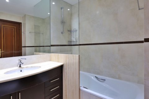 Продажа квартиры в Мадрид, Испания 4 спальни, 141м2 №120063 - фото 26