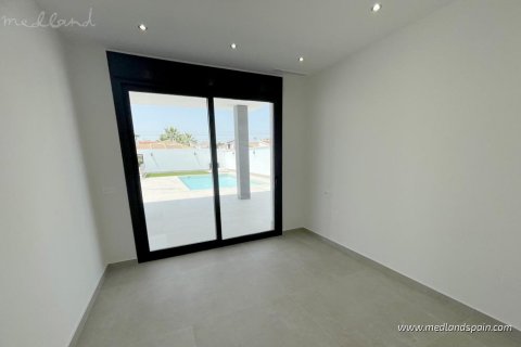 Villa till salu Rojales, Alicante, Spanien 3 sovrum, 282 kvm. Nr. 130197 - foto 6