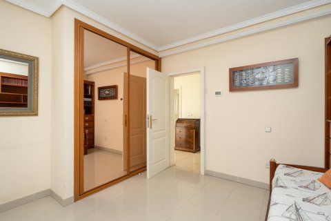 Huvila myytävänä Madrid, Espanja, 5 makuuhuonetta, 290 m2 No. 120406 - kuva 23