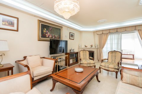 Huvila myytävänä Madrid, Espanja, 5 makuuhuonetta, 290 m2 No. 120406 - kuva 1