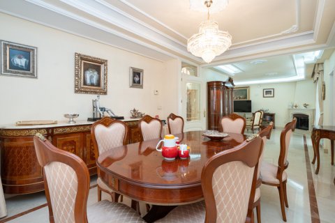 Huvila myytävänä Madrid, Espanja, 5 makuuhuonetta, 290 m2 No. 120406 - kuva 8