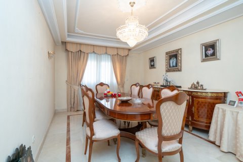 Huvila myytävänä Madrid, Espanja, 5 makuuhuonetta, 290 m2 No. 120406 - kuva 7