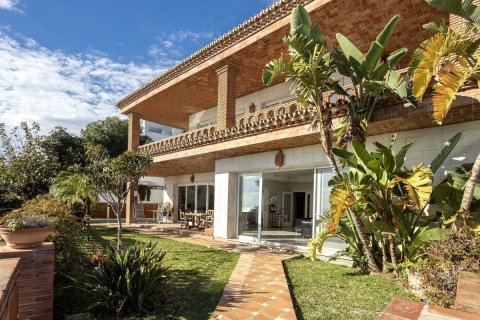 Продажа виллы в Михас, Малага, Испания 7 спален, 618м2 №122752 - фото 1
