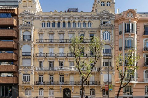 Продажа квартиры в Мадрид, Испания 4 спальни, 357м2 №122749 - фото 1