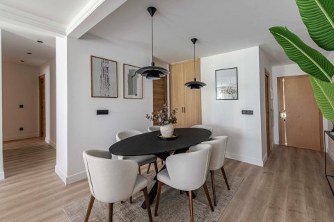 Продажа квартиры в Мадрид, Испания 3 спальни, 176м2 №122747 - фото 11