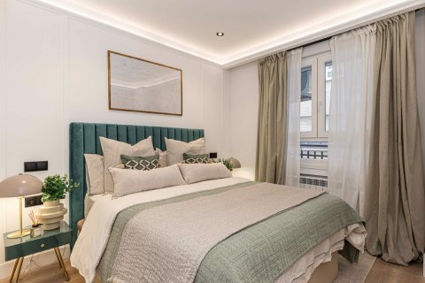 Продажа квартиры в Мадрид, Испания 3 спальни, 176м2 №122747 - фото 22